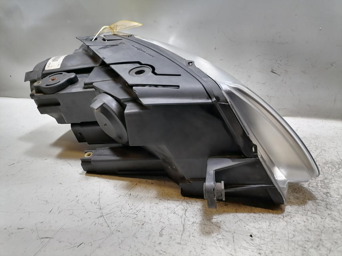 VW Passat 3C original Scheinwerfer vorn links Halogen Bj.2006
